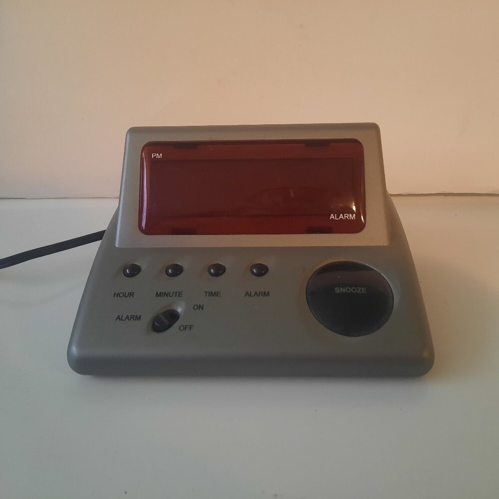 Digital Alarm Clock Works Model 4042 5.5 inch display and 9 Volt Battery Backup